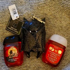 Bath & Body Works Bat pocketbac holder new…